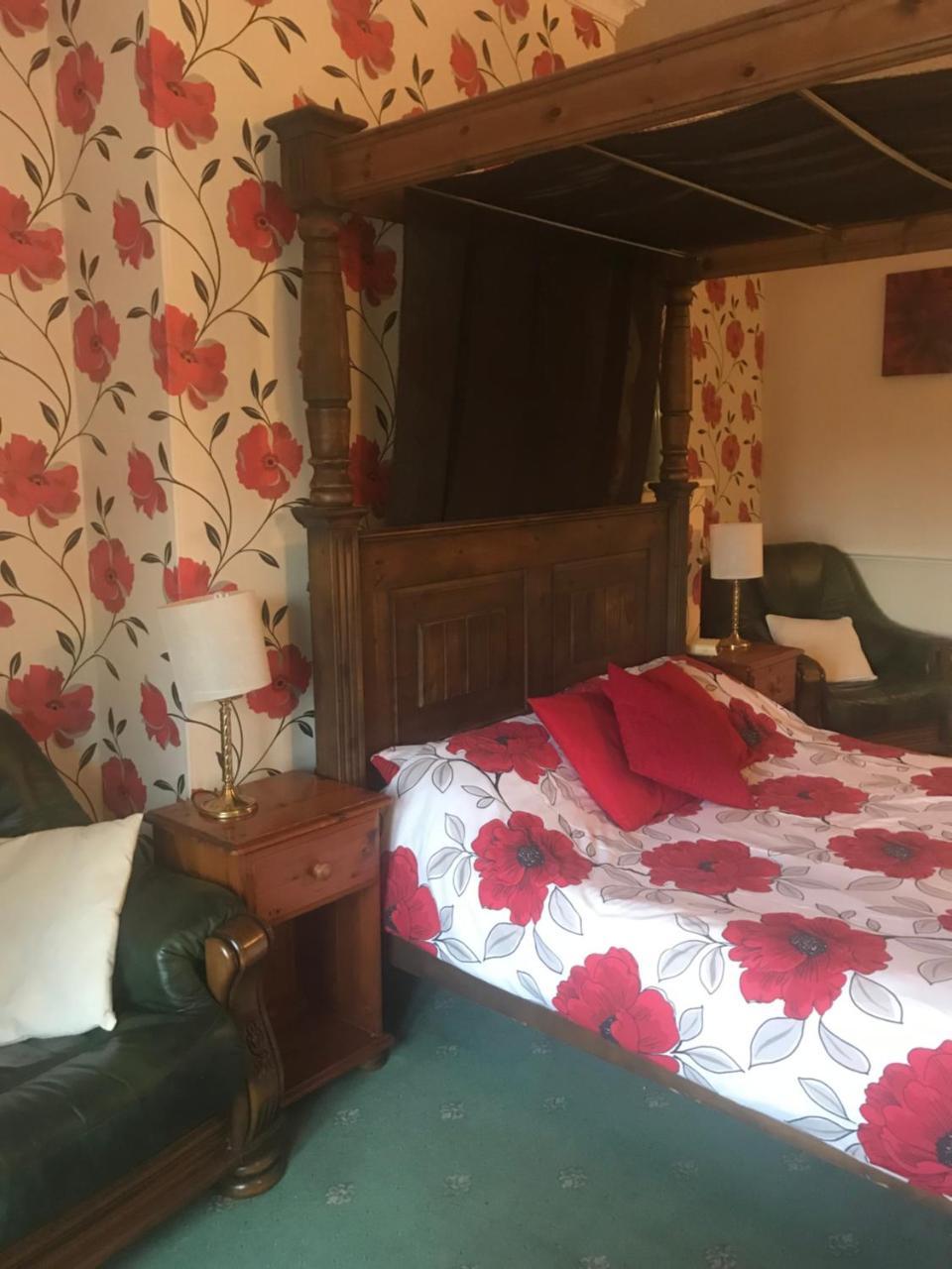 The Penruddocke Arms Bed & Breakfast Dinton  Dış mekan fotoğraf